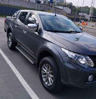 MITSUBISHI L200 TRITON 2.4 16V TURBO DIESEL SPORT HPE-S CD 4P 4X4 AUTOMÁTICO MITSUBISHI L200 TRITON 2.4 16V TURBO DIESEL SPORT HPE-S CD 4P 4X4 AUTOMÁTICO